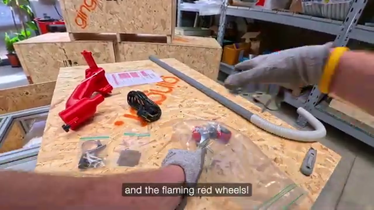 D1 Dryer parts overview — frame, tank, blower module and accessories as delivered